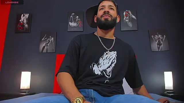 Snapshot of Thiagogomez chatting on 12.12.24 Thiagogomez online show from 12.12.24