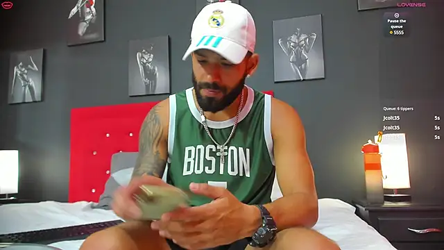 Snapshot of Thiagogomez chatting on 03.04.25 Thiagogomez online show from 03.04.25