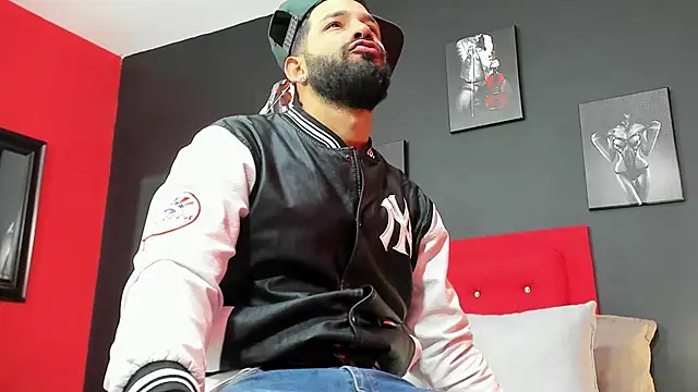 Snapshot of Thiagogomez chatting on 03.12.25 Thiagogomez online show from 03.12.25