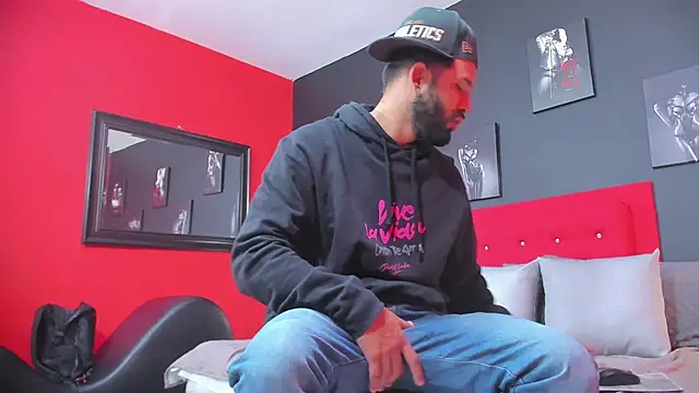 Snapshot of Thiagogomez chatting on 03.14.25 Thiagogomez online show from 03.14.25