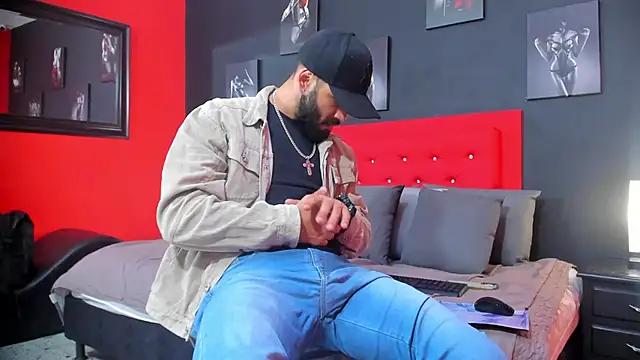 Snapshot of Thiagogomez chatting on 09.10.25 Thiagogomez online show from 09.10.25