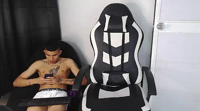 Snapshot of hot_king20 chatting on 02.07.25 hot king20 online show from 02.07.25