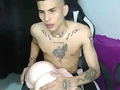 Snapshot of hot_king20 chatting on 03.01.25 hot king20 online show from 03.01.25