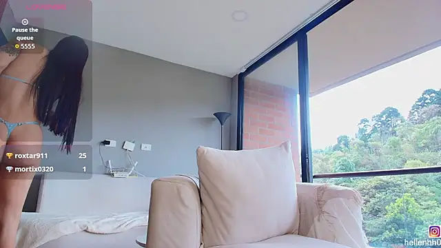 Snapshot of Helenbronwx chatting on 02.04.26 Helenbronwx online show from 02.04.26