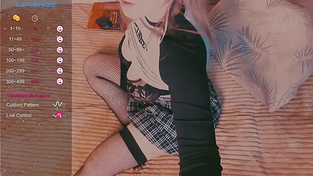 Snapshot of yoursugarbabe chatting on 01.05.25 yoursugarbabe online show from 01.05.25