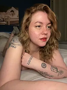 Snapshot of VictoriaLaFleur chatting on 12.25.24 VictoriaLaFleur online show from 12.25.24