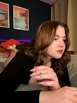 Snapshot of VictoriaLaFleur chatting on 11.12.25 VictoriaLaFleur online show from 11.12.25