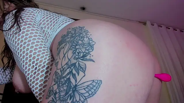 Snapshot of Karla_Rodriguezx chatting on 02.04.25 Karla Rodriguezx online show from 02.04.25