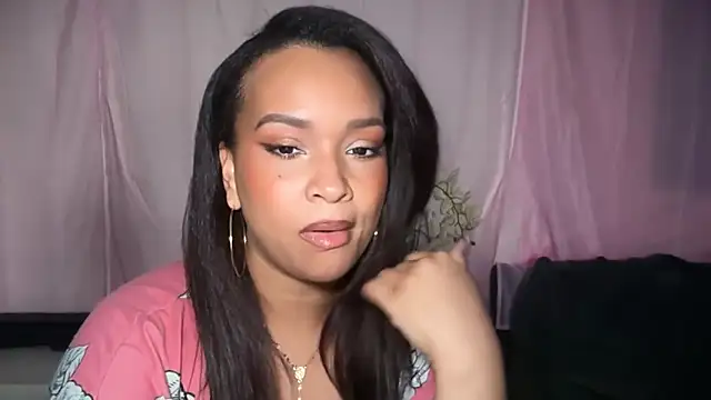 Snapshot of SashaEstrella chatting on 06.14.26 SashaEstrella online show from 06.14.26