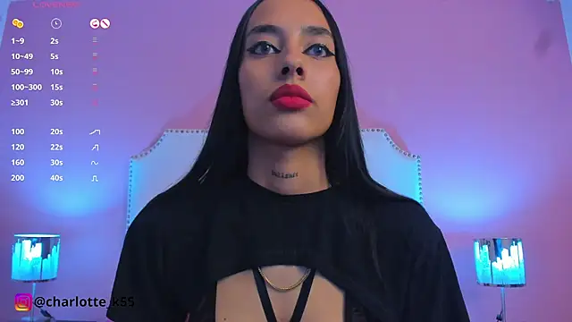 Snapshot of charlotte_kisss chatting on 12.23.24 charlotte kisss online show from 12.23.24