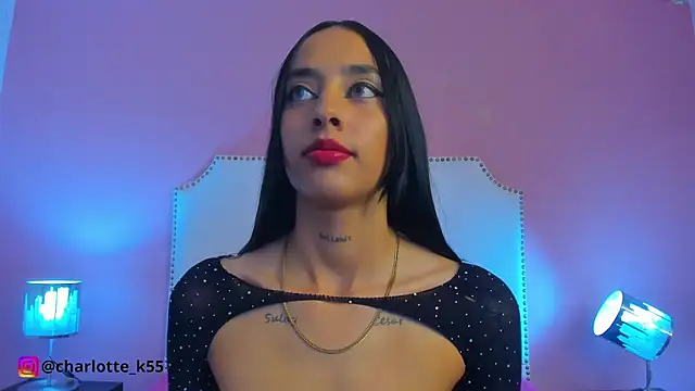Snapshot of charlotte_kisss chatting on 01.04.25 charlotte kisss online show from 01.04.25
