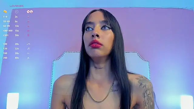 Snapshot of charlotte_kisss chatting on 02.04.25 charlotte kisss online show from 02.04.25