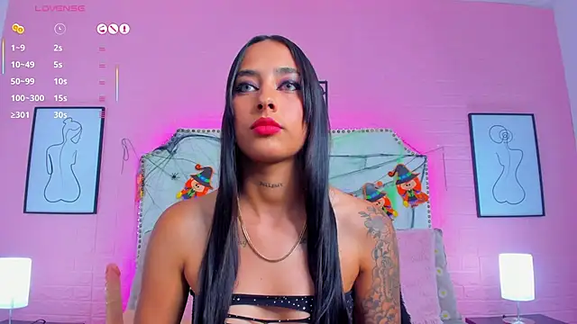 Snapshot of charlotte_kisss chatting on 10.30.25 charlotte kisss online show from 10.30.25