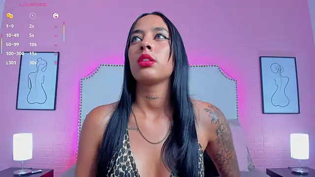 Snapshot of charlotte_kisss chatting on 11.30.25 charlotte kisss online show from 11.30.25