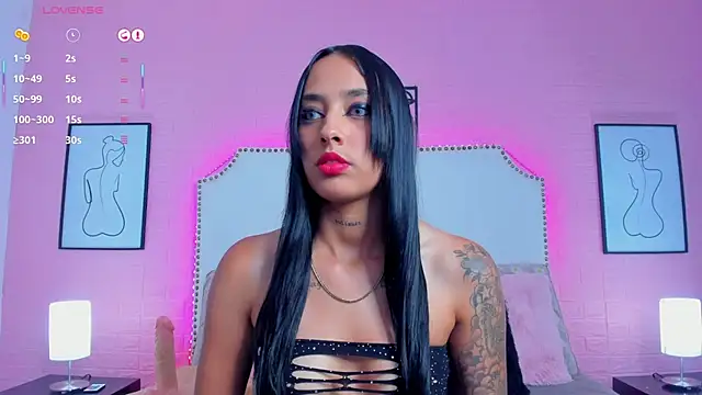 Snapshot of charlotte_kisss chatting on 12.01.25 charlotte kisss online show from 12.01.25