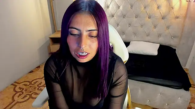 Snapshot of Alice_Laurentt chatting on 01.23.25 Alice Laurentt online show from 01.23.25