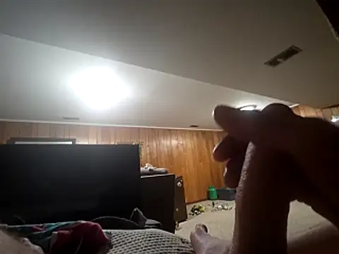 Snapshot of Travislovescum chatting on 11.18.25 Travislovescum online show from 11.18.25