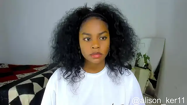 Snapshot of alison-ker3 chatting on 10.25.25 alison-ker3 online show from 10.25.25