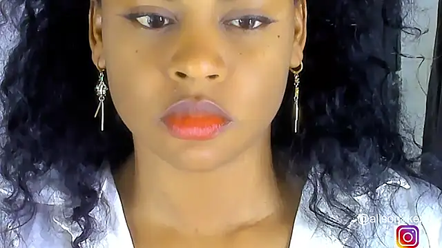 Snapshot of alison-ker3 chatting on 10.29.25 alison-ker3 online show from 10.29.25