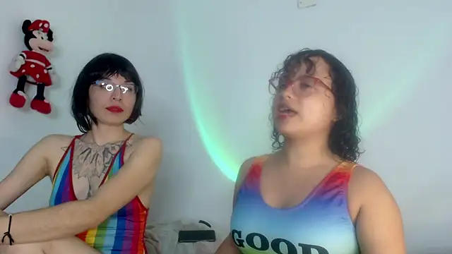 lou cute online show from 02.11.25