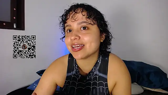 Snapshot of lou_cute chatting on 07.26.26 lou cute online show from 07.26.26