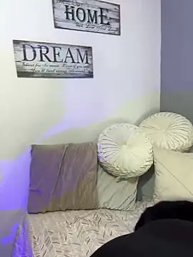 Mau White online show from 01.25.25