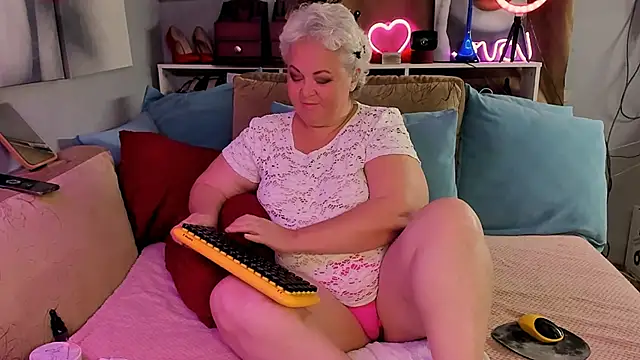 ShannaKingson online show from 08.05.26