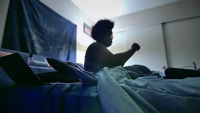 Yagurl  west online show from 02.02.25