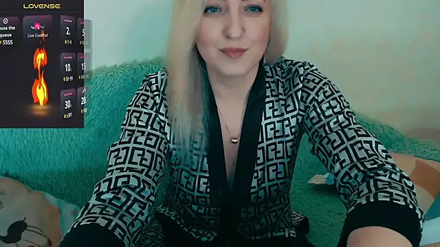 Snapshot of ElysonLang chatting on 12.04.24 ElysonLang online show from 12.04.24