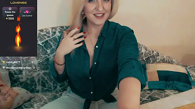 Snapshot of ElysonLang chatting on 01.23.25 ElysonLang online show from 01.23.25