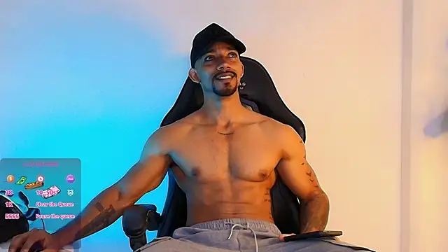 Snapshot of Manolo_Hot1 chatting on 01.28.25 Manolo Hot1 online show from 01.28.25