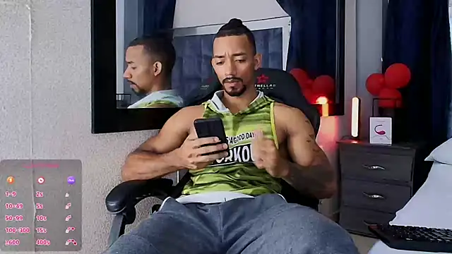 Snapshot of Manolo_Hot1 chatting on 02.06.25 Manolo Hot1 online show from 02.06.25