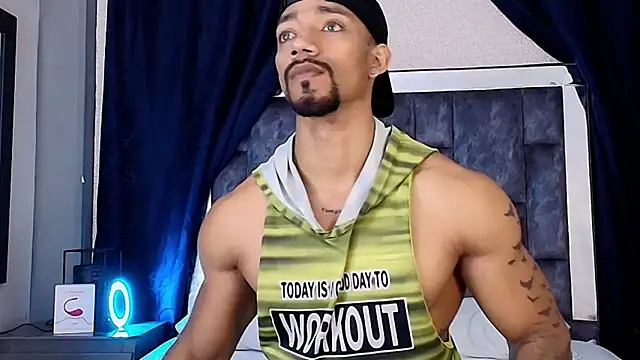 Snapshot of Manolo_Hot1 chatting on 02.21.25 Manolo Hot1 online show from 02.21.25