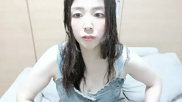 Snapshot of Arisa__ chatting on 05.28.26 Arisa online show from 05.28.26