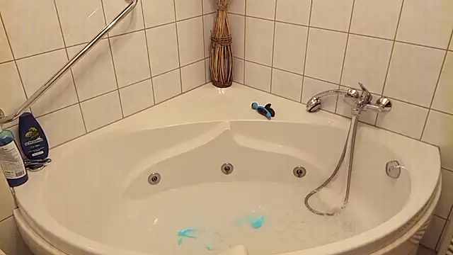 Snapshot of Rainfish chatting on 03.12.25 Rainfish online show from 03.12.25