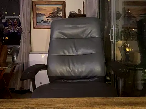 Snapshot of ThickDick_Daddy chatting on 10.23.25 ThickDick Daddy online show from 10.23.25