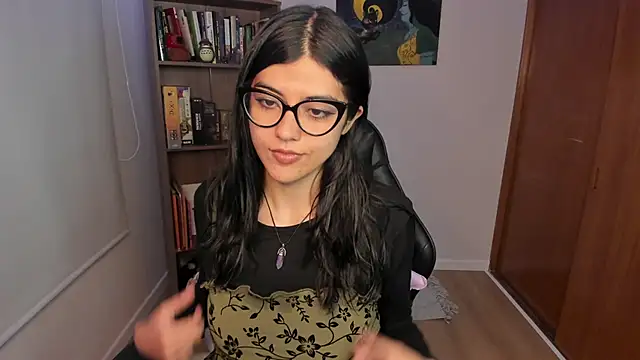 valerie  skyy online show from 12.19.25