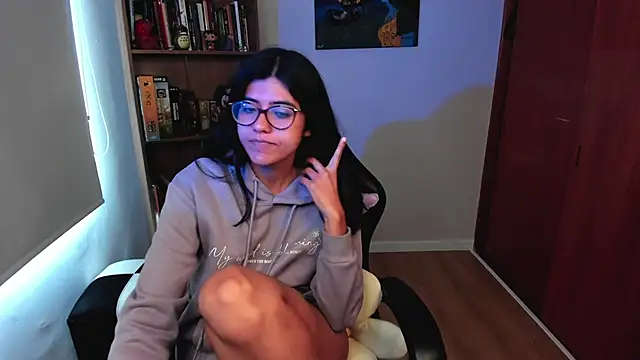 Snapshot of valerie__skyy chatting on 06.27.26 valerie skyy online show from 06.27.26