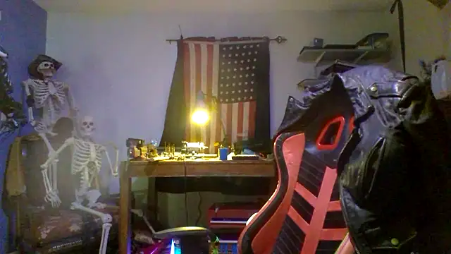 Snapshot of Woodywoodsup1 chatting on 11.08.25 Woodywoodsup1 online show from 11.08.25