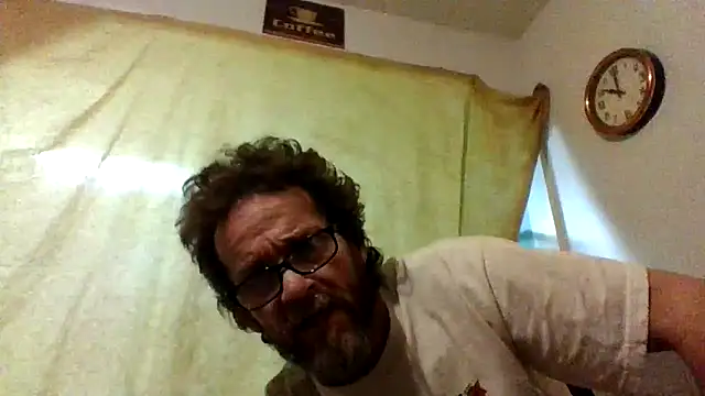 Snapshot of Woodywoodsup1 chatting on 12.14.25 Woodywoodsup1 online show from 12.14.25