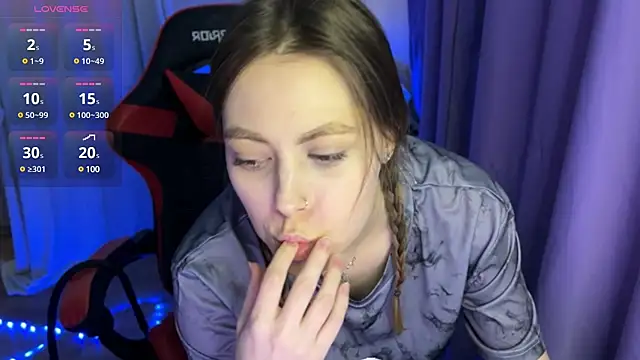 Snapshot of Natural_babe666 chatting on 02.21.25 Natural babe666 online show from 02.21.25