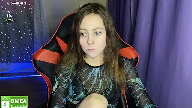 Snapshot of Natural_babe666 chatting on 12.04.25 Natural babe666 online show from 12.04.25