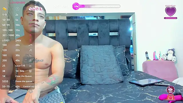 Snapshot of AnderAndMartina chatting on 09.21.25 AnderAndMartina online show from 09.21.25