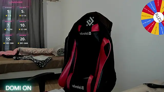 Olivia Munk online show from 01.29.25