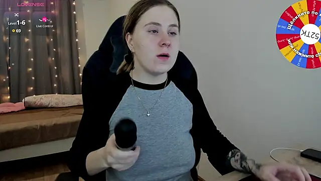 Olivia Munk online show from 01.30.25