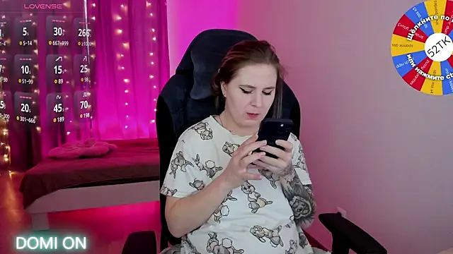 Olivia Munk online show from 02.11.25