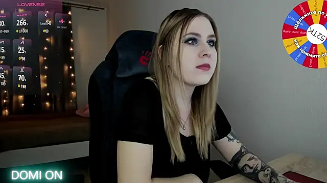 Olivia Munk online show from 02.14.25