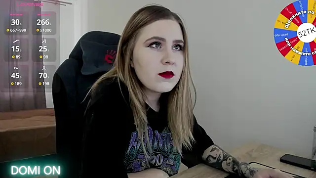 Olivia Munk online show from 02.23.25