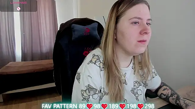 Olivia Munk online show from 03.23.25