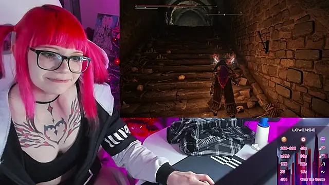 Snapshot of Yumi_Youkai chatting on 01.12.25 Yumi Youkai online show from 01.12.25